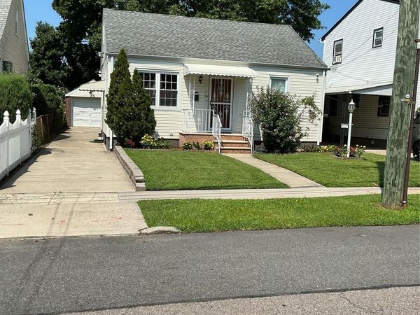 11824 236th Street , Cambria Heights, NY 11411