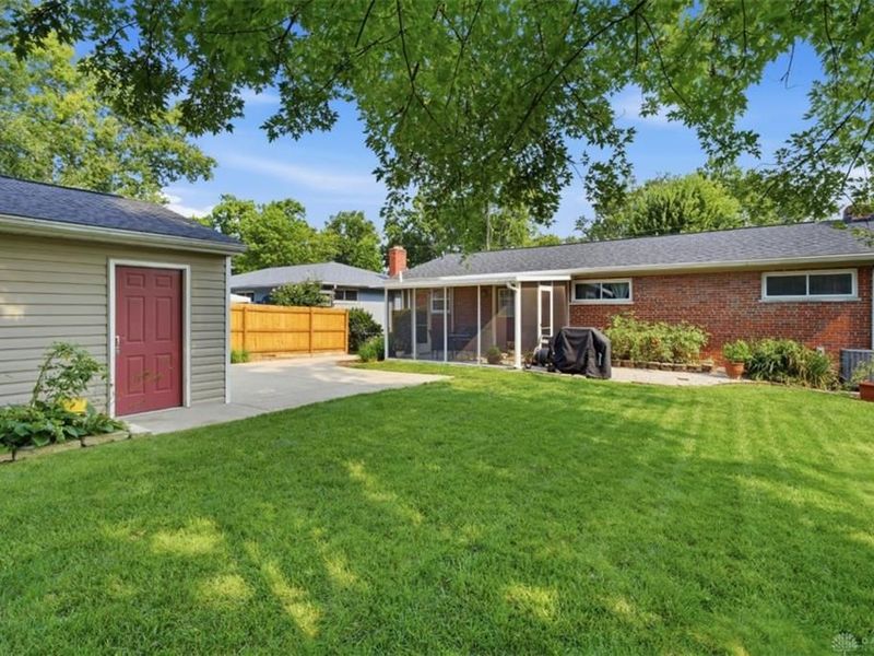 7903 Buckeye Cres, Madeira, OH 45243 Photo 2