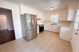 124 Calloway Court  photo 4