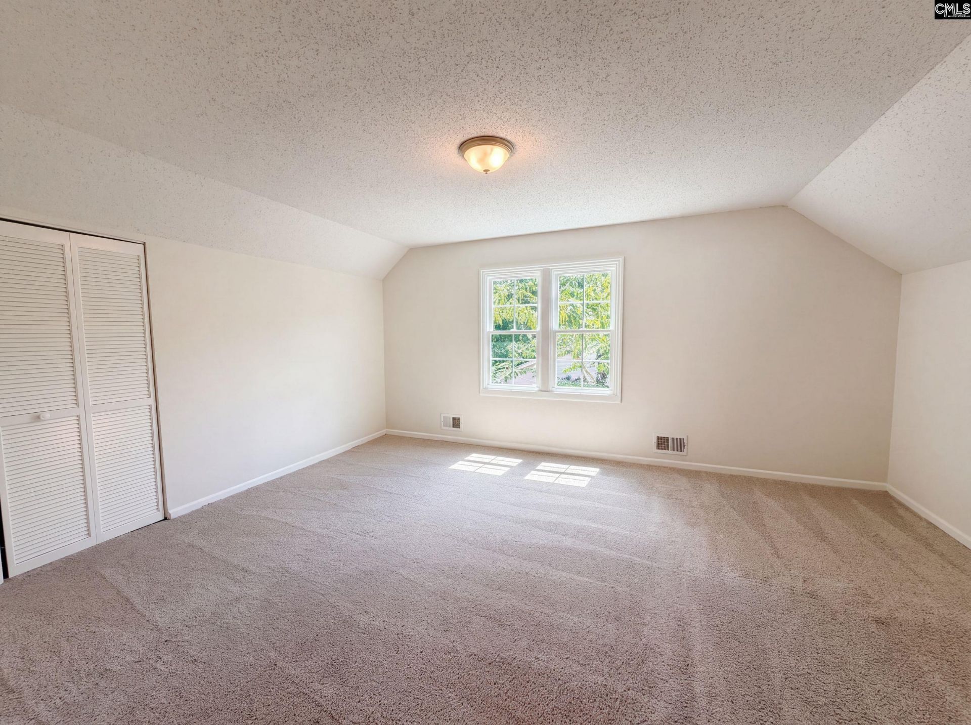 124 Calloway Court  Photo 4