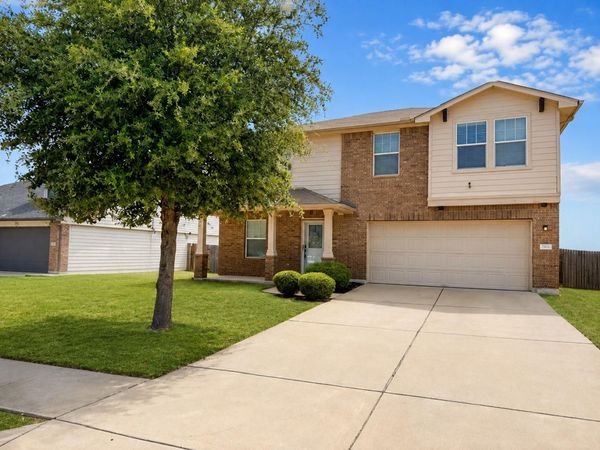 220 Adriana LN, Hutto, TX 78634