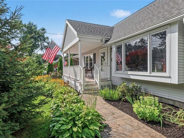 22 Packet Boat Drive , Fairport, NY 14450