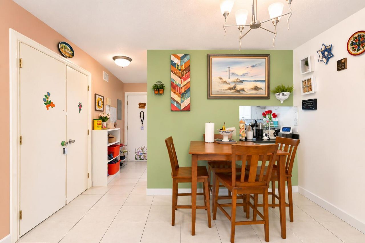 6120 Forest Hill Boulevard, Unit 111, West Palm Beach, FL 33415 Photo