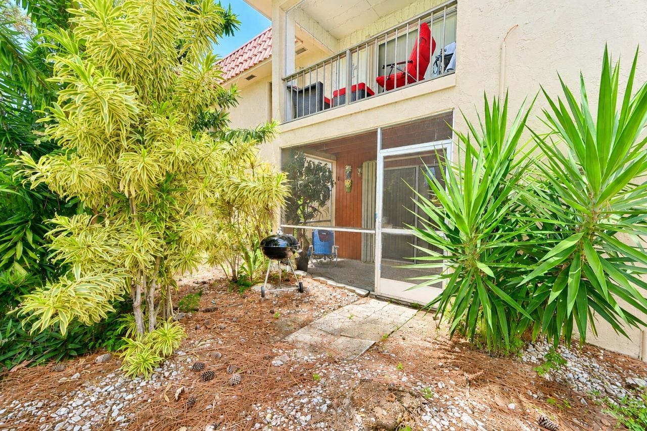 6120 Forest Hill Boulevard, Unit 111, West Palm Beach, FL 33415 Photo