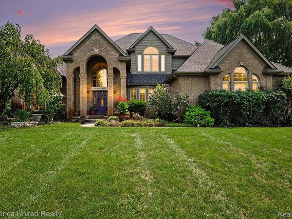 3099 Beach Lake Drive E, Brighton Township, Mi 48380