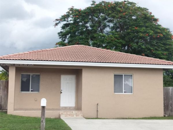 11705 SW 184 ST , Miami, FL 33177
