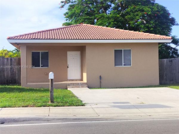 11705 SW 184 ST , Miami, FL 33177