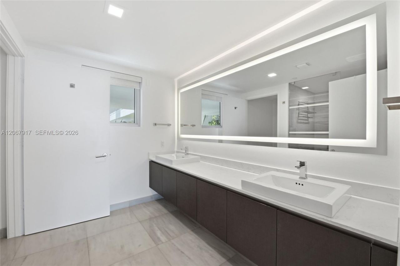 1201 20th St, Unit 410, Miami Beach, FL 33139 Photo