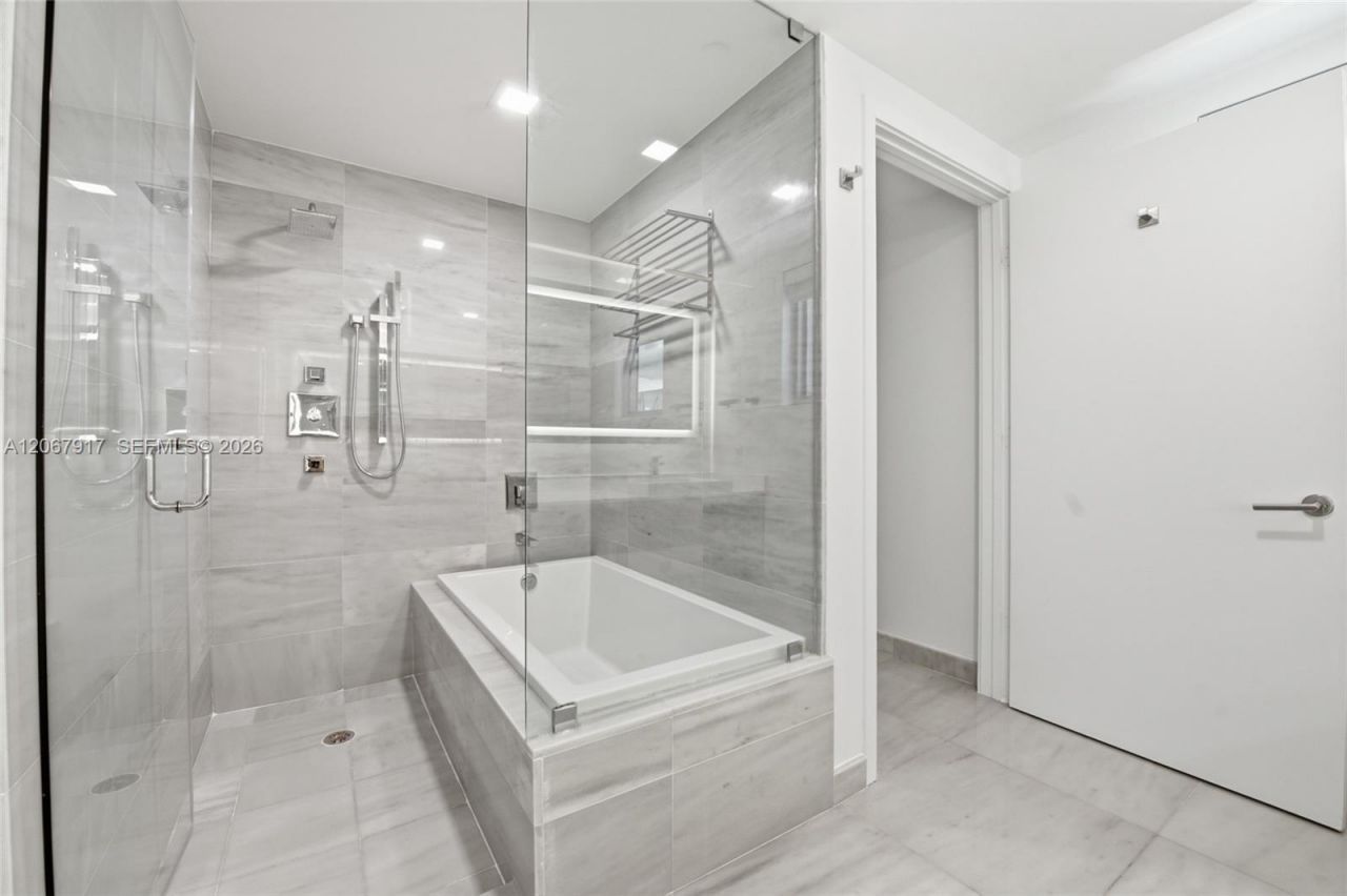 1201 20th St, Unit 410, Miami Beach, FL 33139 Photo