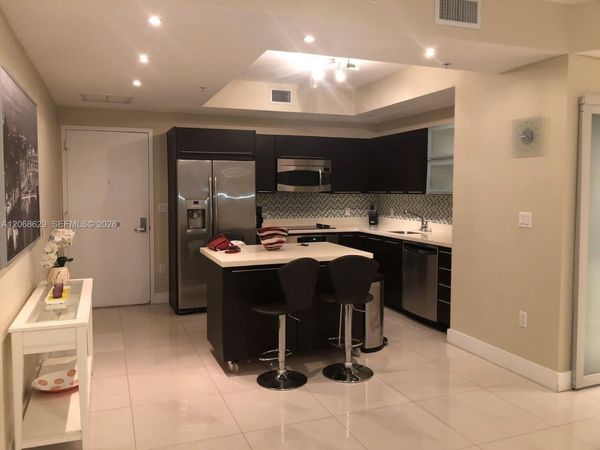 90 SW 3rd St , Unit 3802, Miami, FL 33130