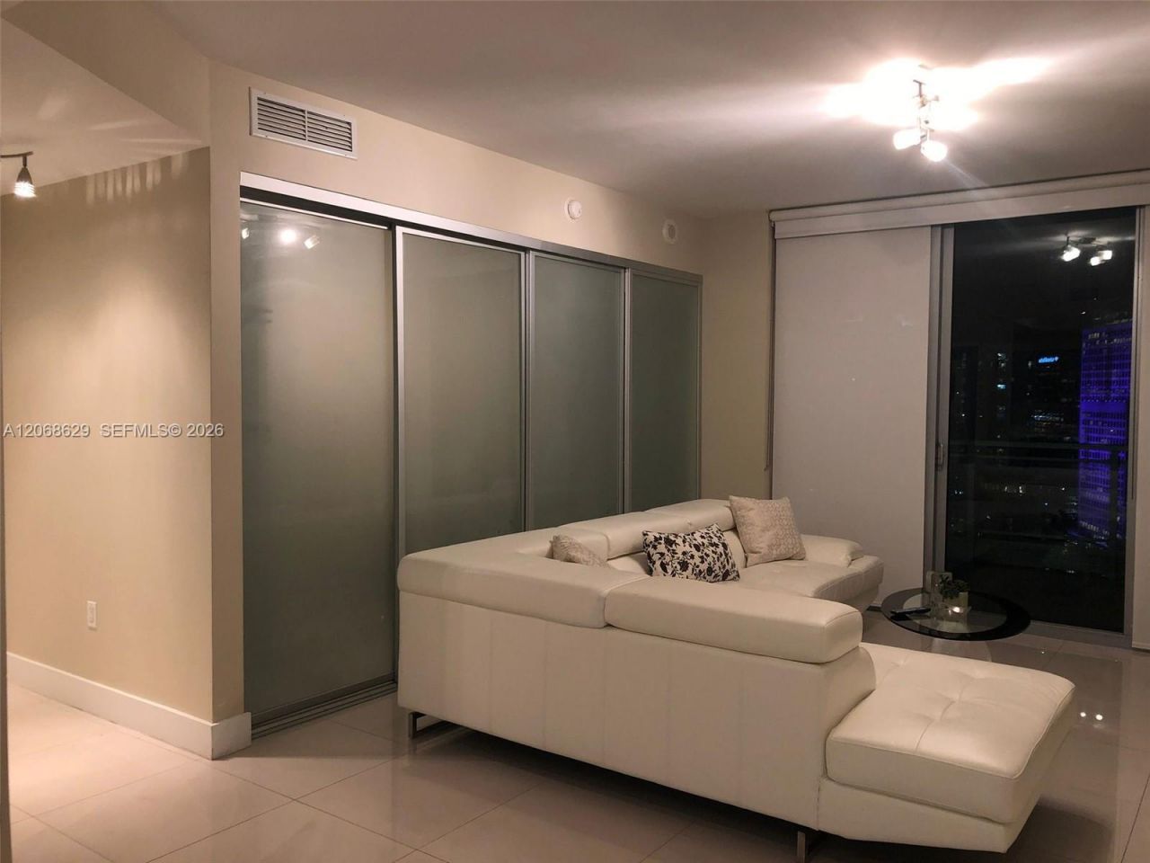 90 SW 3rd St , Unit 3802, Miami, FL 33130 Photo