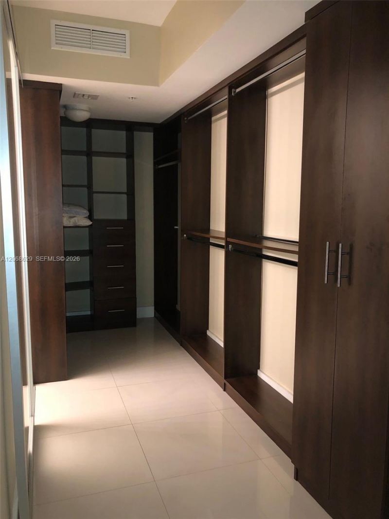 90 SW 3rd St , Unit 3802, Miami, FL 33130 Photo