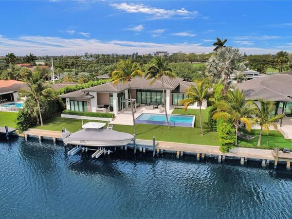1651 Diplomat Pkwy , Hallandale Beach, FL 33009