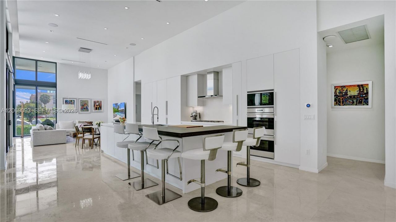 1651 Diplomat Pkwy , Hallandale Beach, FL 33009 Photo