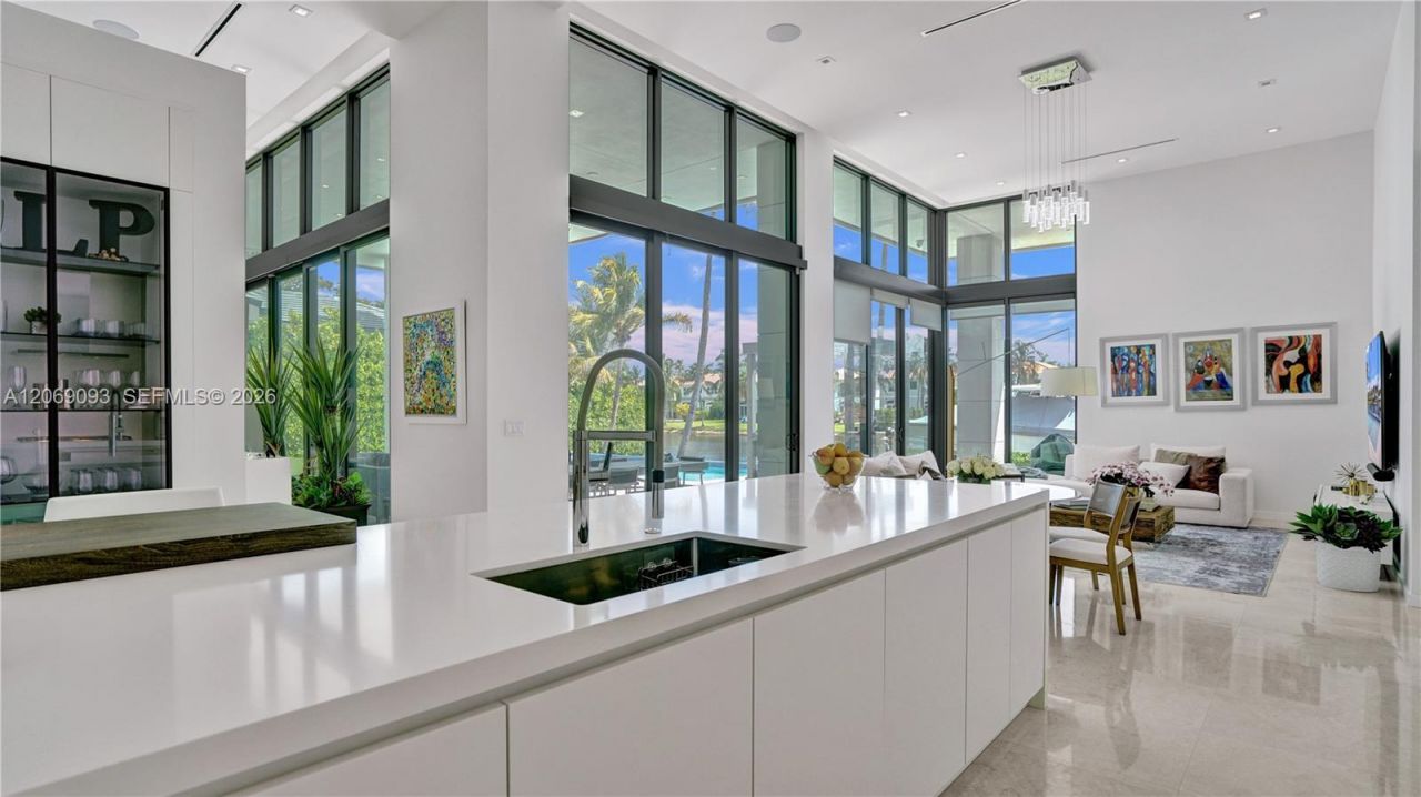 1651 Diplomat Pkwy , Hallandale Beach, FL 33009 Photo