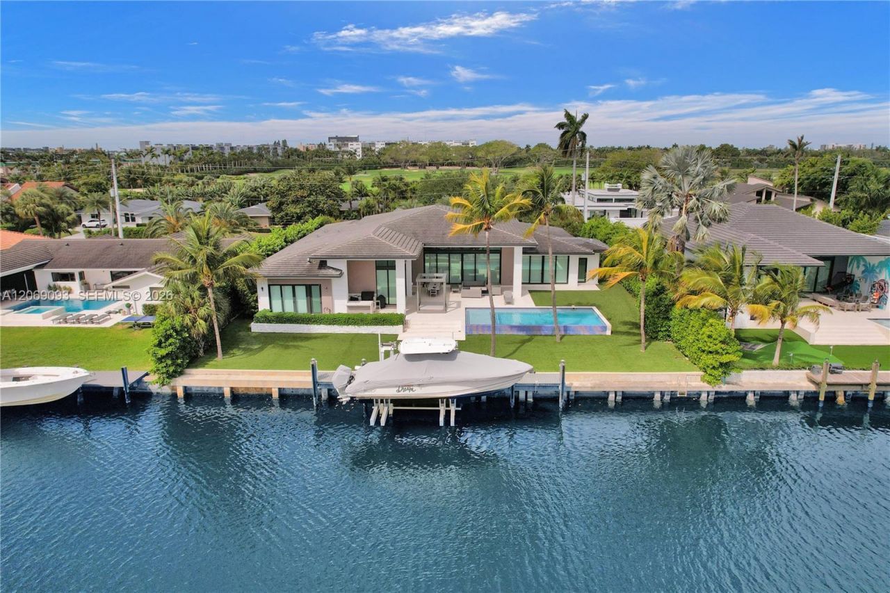 1651 Diplomat Pkwy , Hallandale Beach, FL 33009 Photo