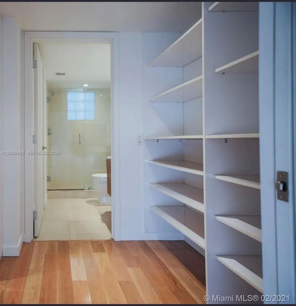 9156 Collins Ave, Unit 202, Surfside, FL 33154 Photo