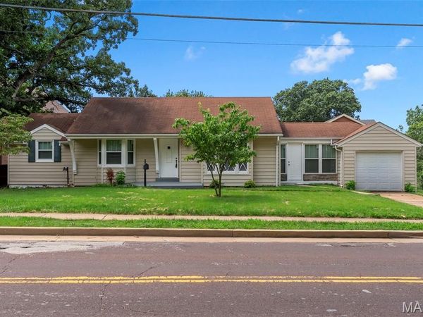 907 Edgar Road, Webster Groves, MO 63119