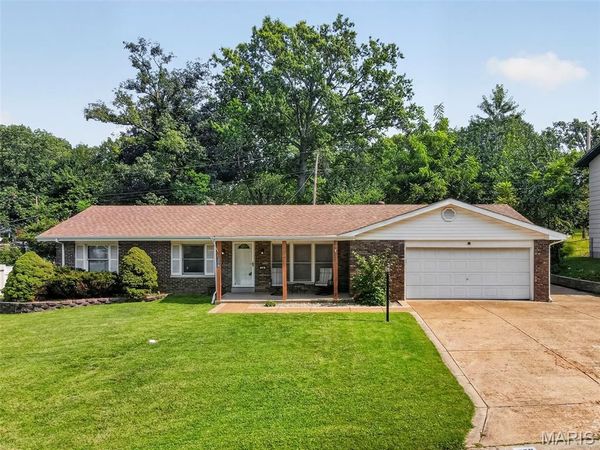 208 Meadowlark Lane, St Charles, MO 63301