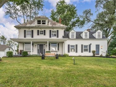 5706 Kemary Avenue SW, Navarre, OH 44662