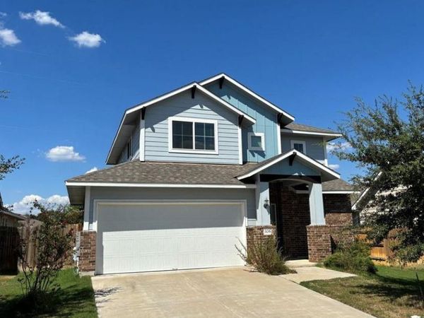 106 Crooked Trail TRL, Bastrop, TX 78602