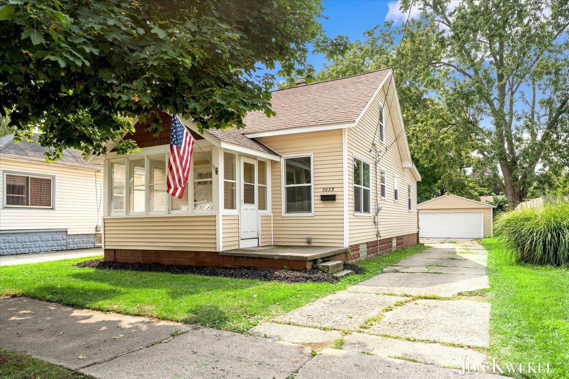 2029 Michael Avenue Sw, Wyoming, MI 49509 Main Photo