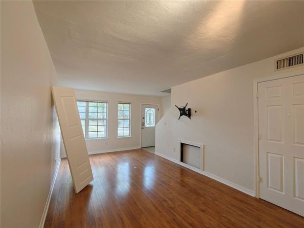 620 SW 10TH LANE , Unit 4, GAINESVILLE, FL 32601