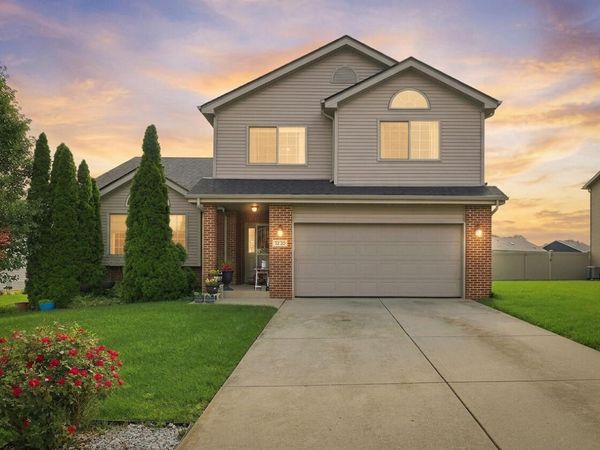 7439 Clark Street , Merrillville, IN 46410