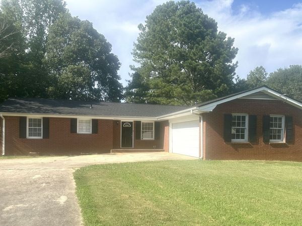 1822 Hallmark Dr, Griffin, GA 30223