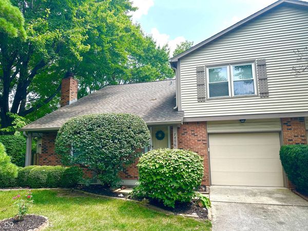 7406 Prairie Lake Drive , Indianapolis, IN 46256