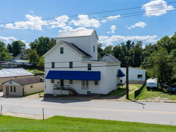 128 S Sugar Street, St Clairsville, OH 43950
