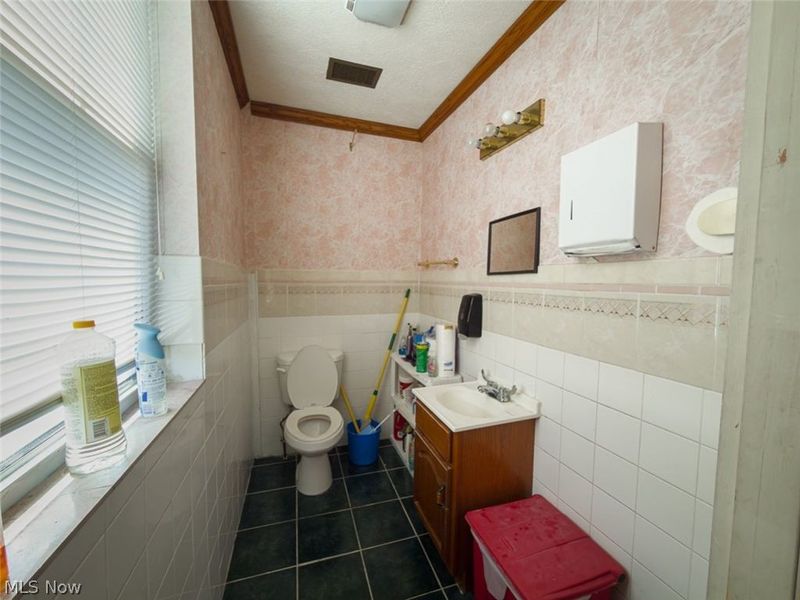 128 S Sugar Street, Saint Clairsville, OH 43950 Photo 14