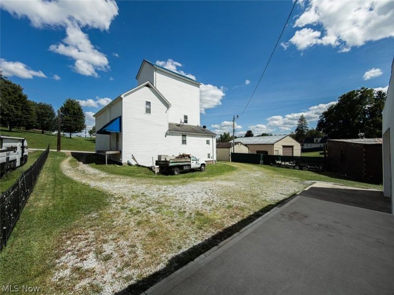 128 S Sugar Street, Saint Clairsville, OH 43950 Photo 5
