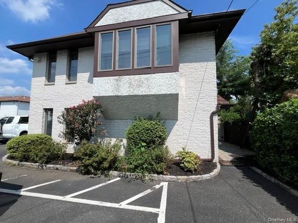 42 Sintsink Drive E, Unit 1, Port Washington, NY 11050
