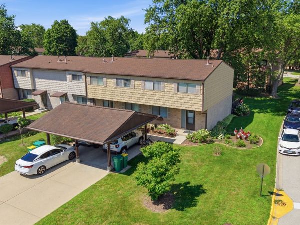490 Tahoe Circle Drive , Wheeling, IL 60090