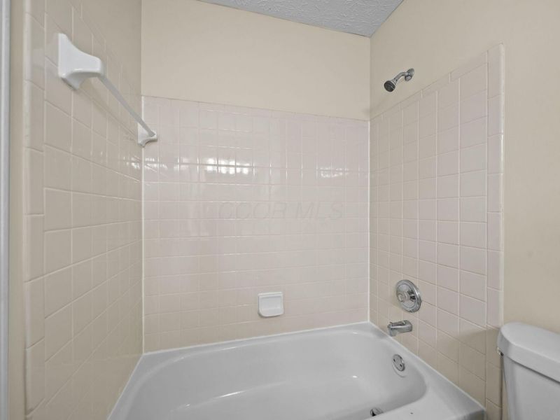 1439 Pinehurst Court , Columbus, OH 43223 Photo 20