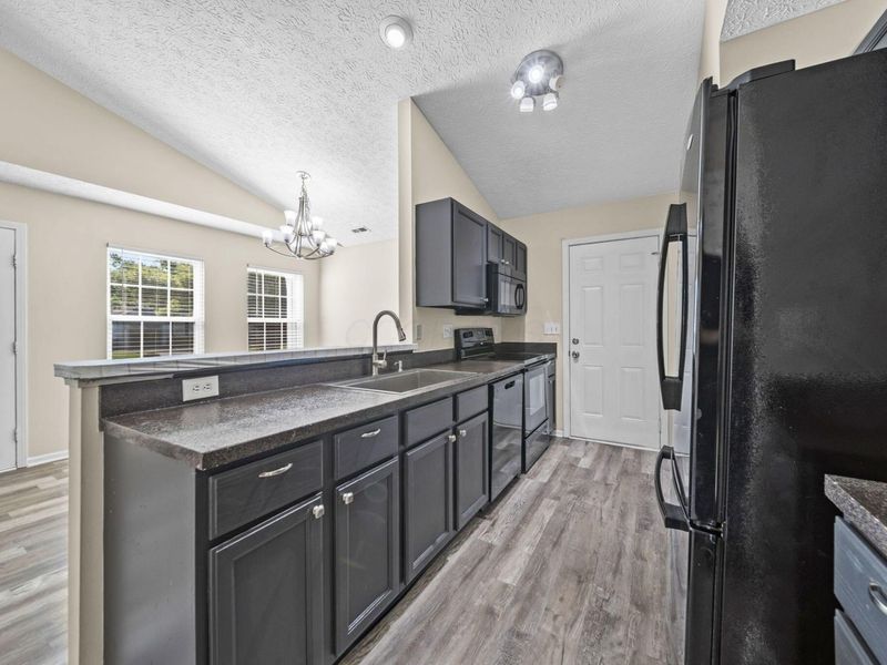 1439 Pinehurst Court , Columbus, OH 43223 Photo 6