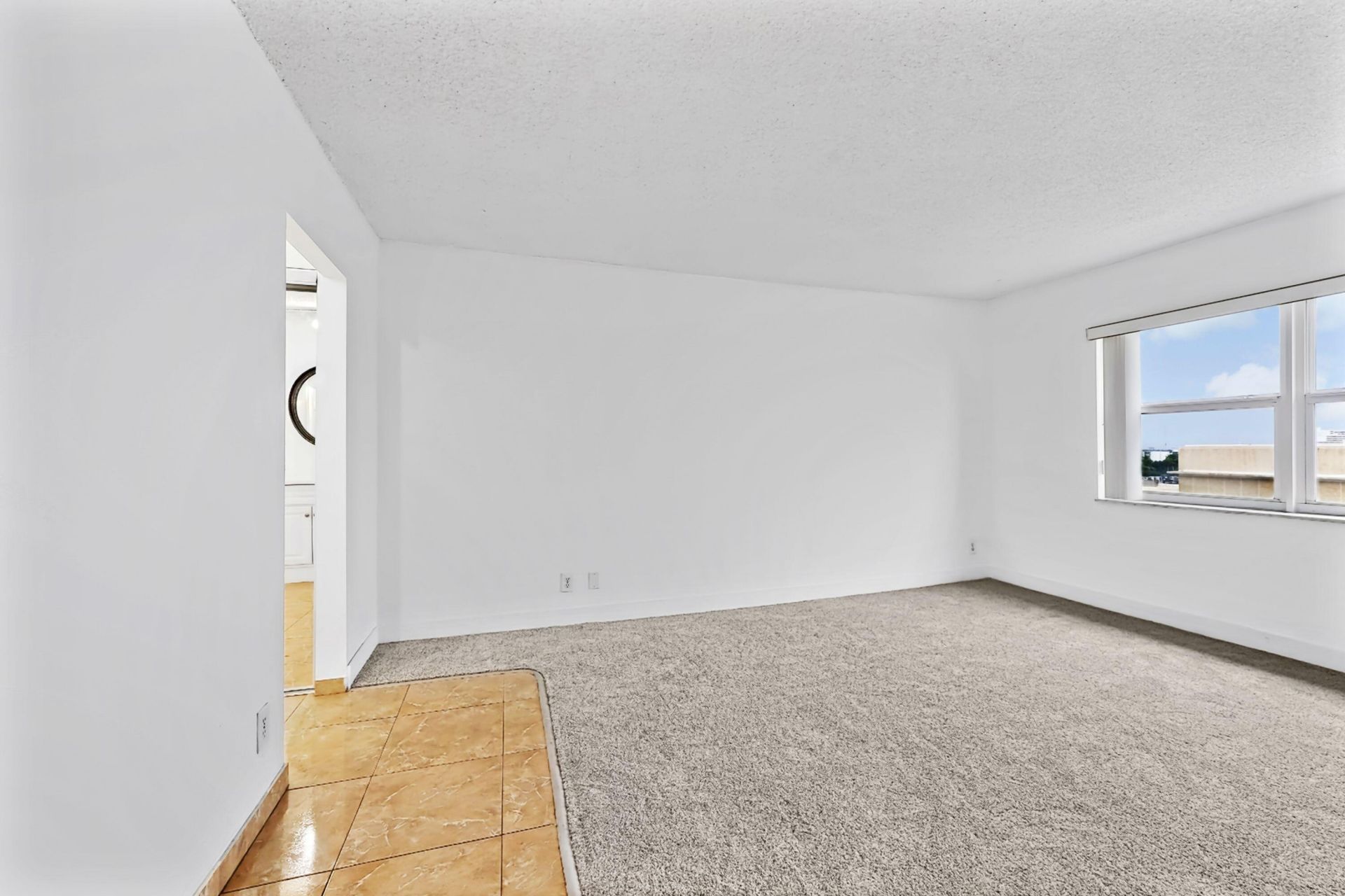 401 Golden Isles Drive, Unit 1014, Hallandale Beach, FL 33009 Photo