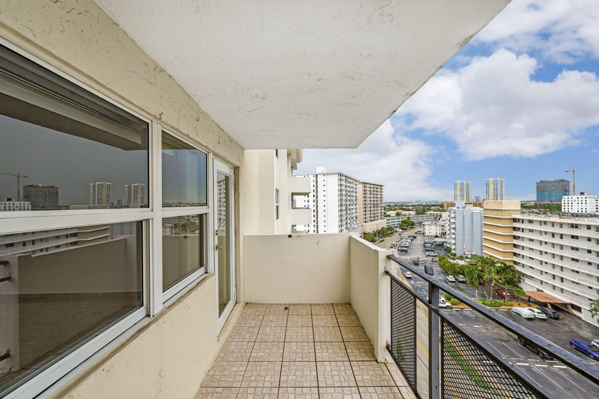 401 Golden Isles Drive, Unit 1014, Hallandale Beach, FL 33009 Photo