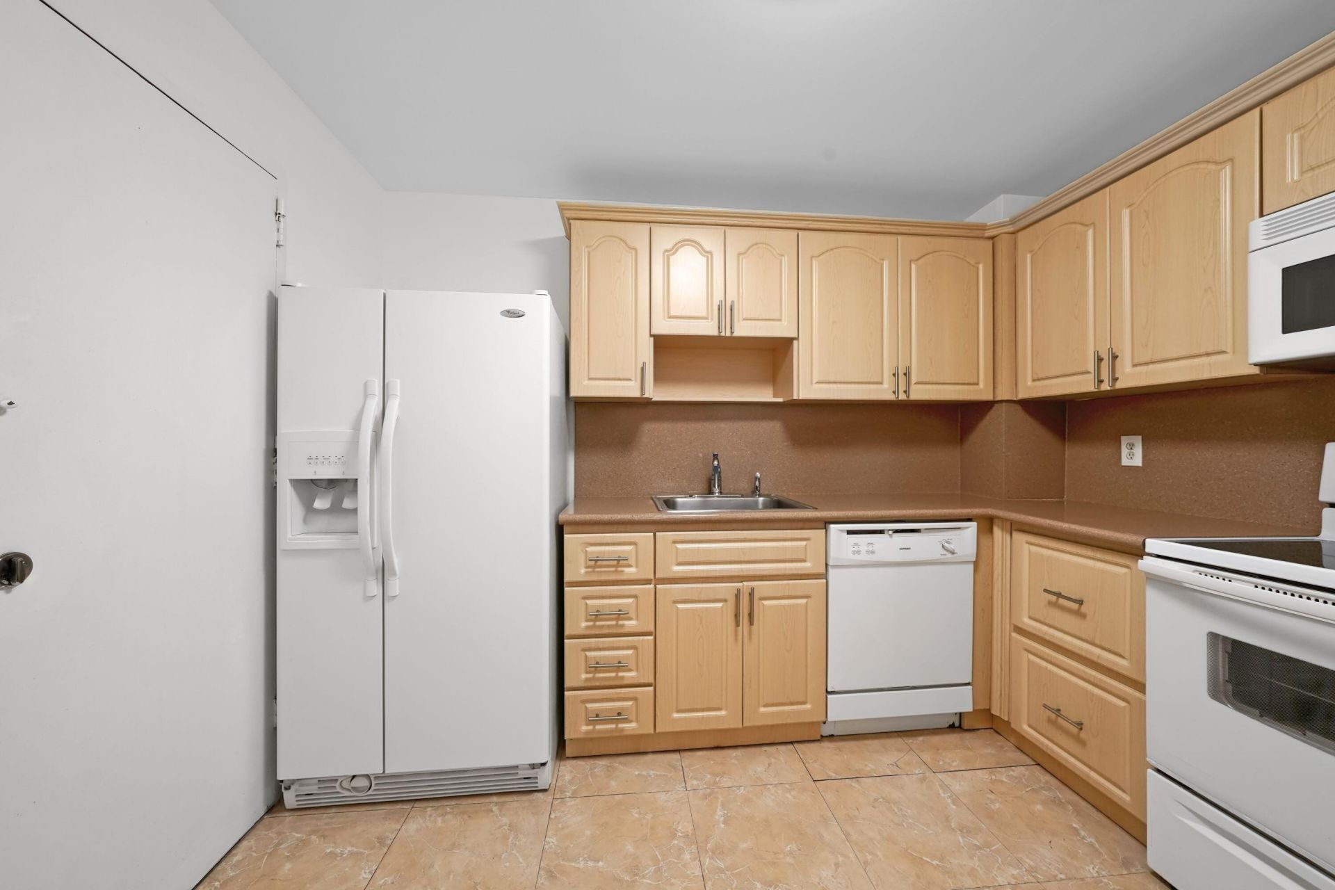 401 Golden Isles Drive, Unit 1014, Hallandale Beach, FL 33009 Photo