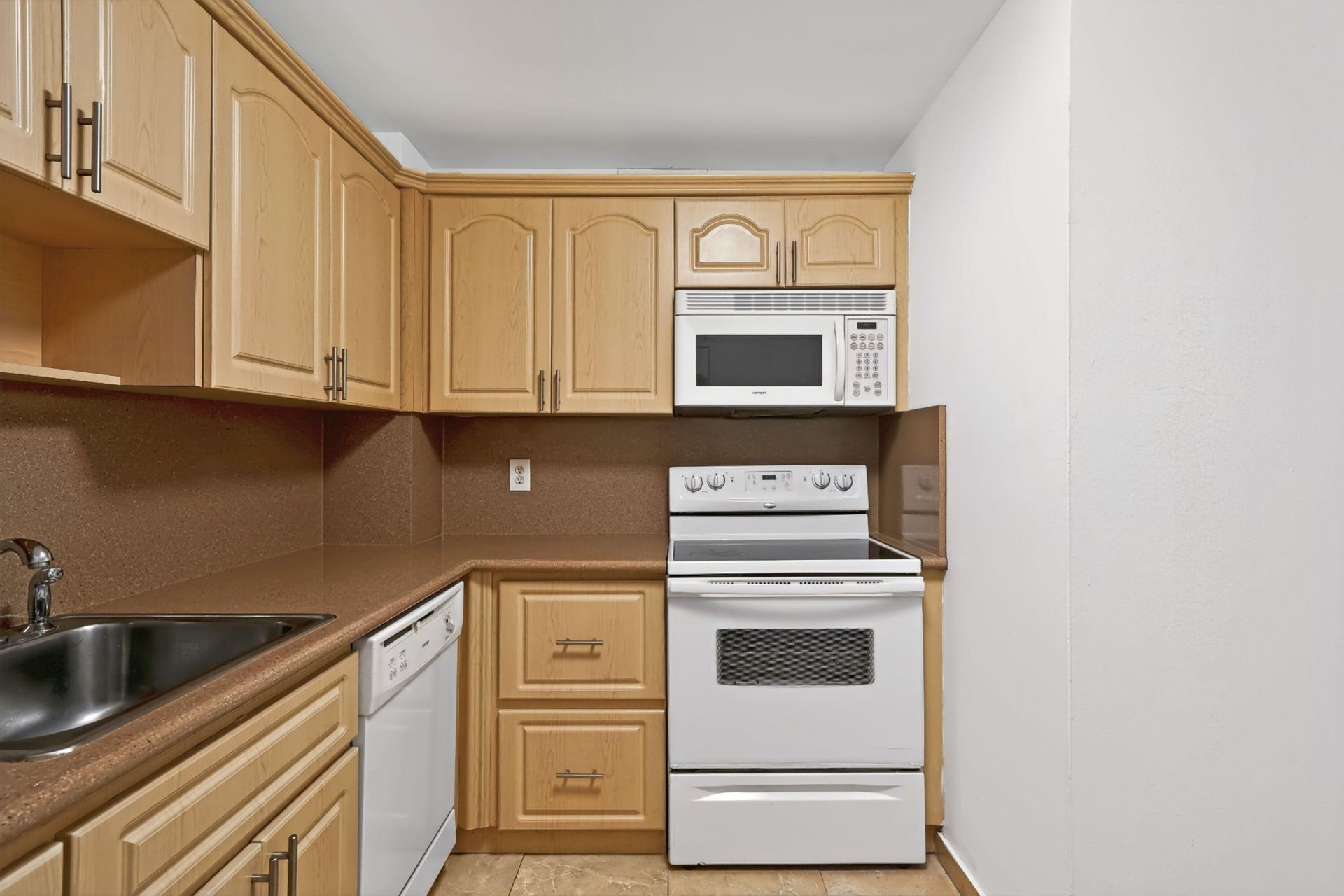 401 Golden Isles Drive, Unit 1014, Hallandale Beach, FL 33009 Photo