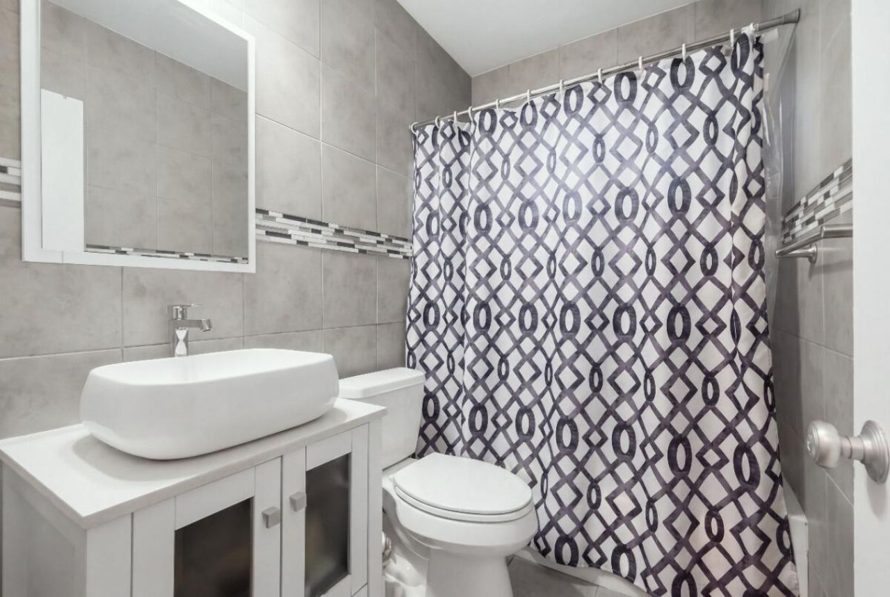 309 SW 7th Court, Hallandale Beach, FL 33009 Photo