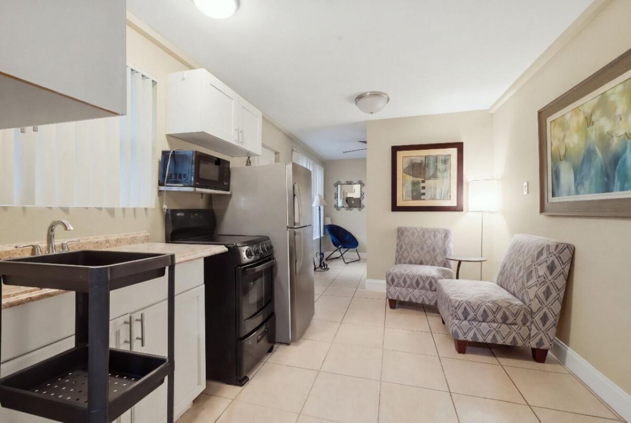 309 SW 7th Court, Hallandale Beach, FL 33009 Photo