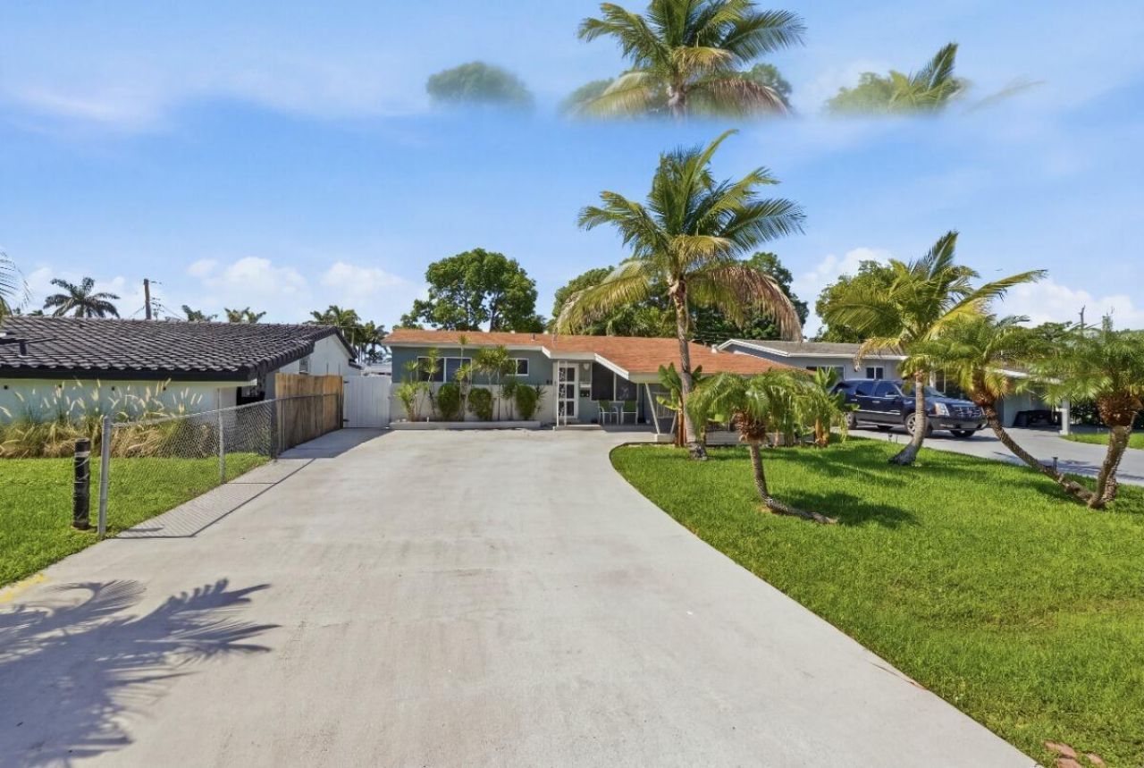 309 SW 7th Court, Hallandale Beach, FL 33009 Photo