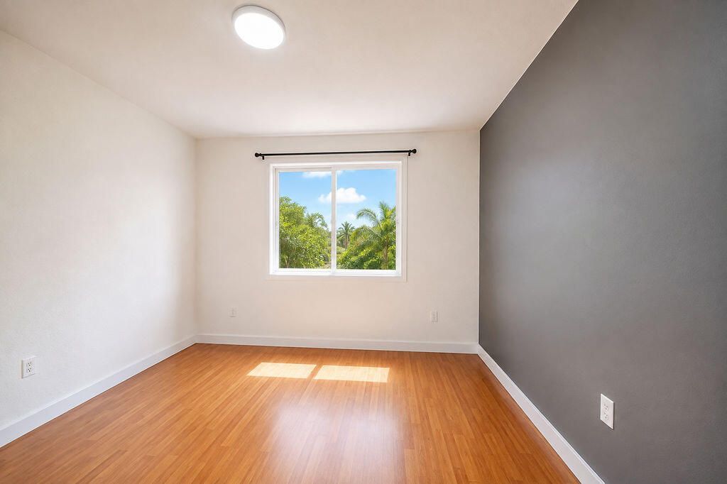 5733 NW 112th Place, Doral, FL 33178 Photo
