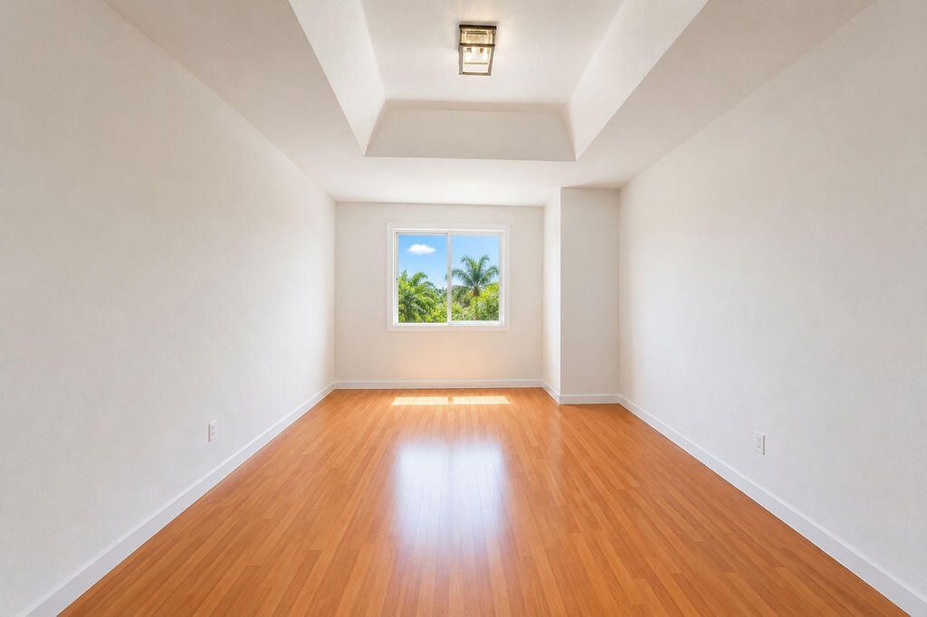 5733 NW 112th Place, Doral, FL 33178 Photo