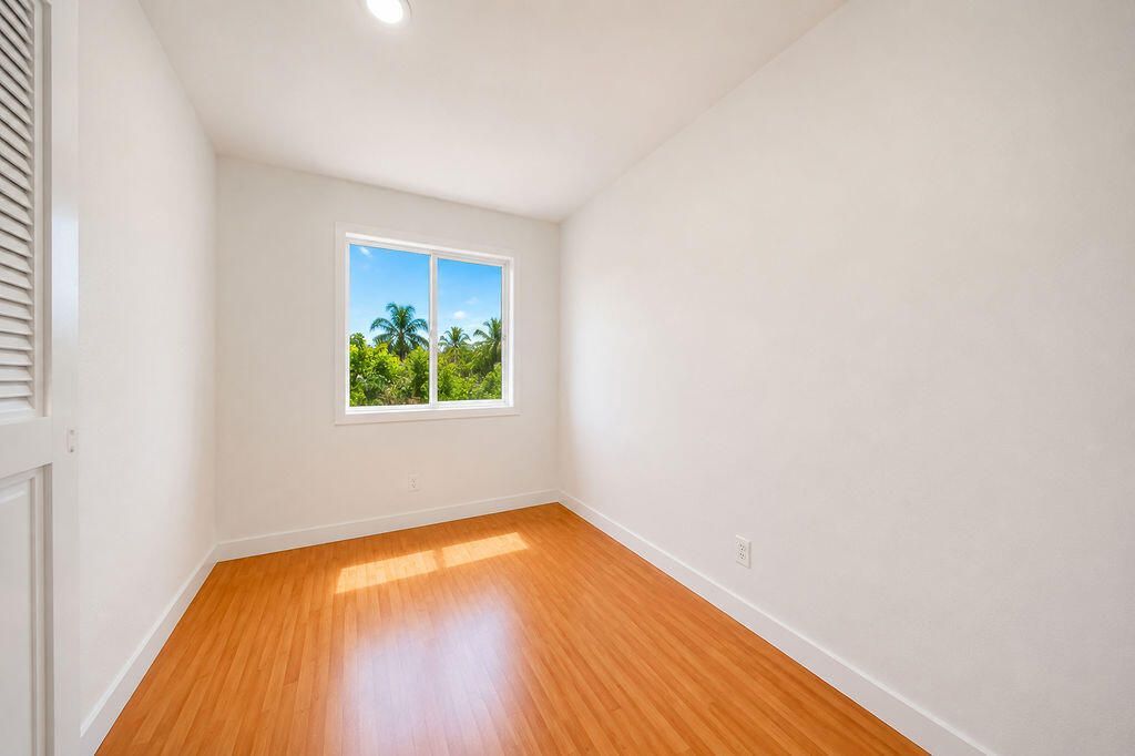 5733 NW 112th Place, Doral, FL 33178 Photo