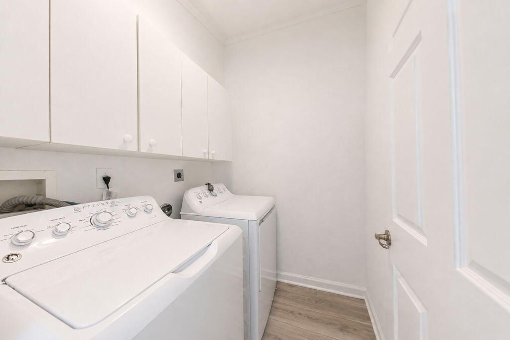 5733 NW 112th Place, Doral, FL 33178 Photo
