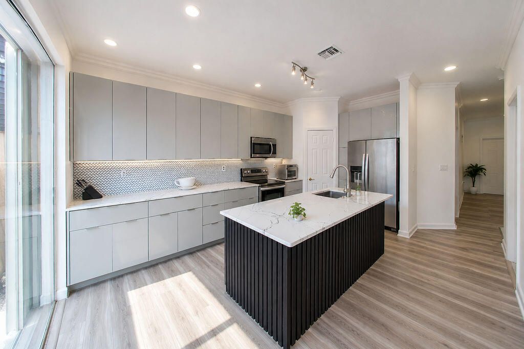 5733 NW 112th Place, Doral, FL 33178 Photo