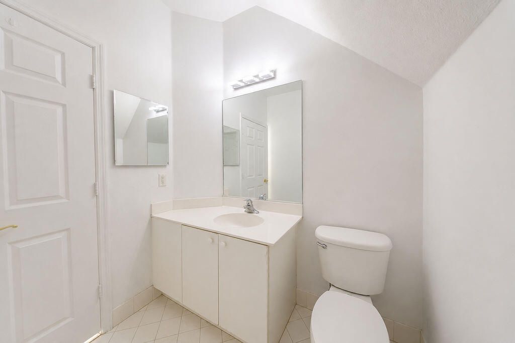5733 NW 112th Place, Doral, FL 33178 Photo